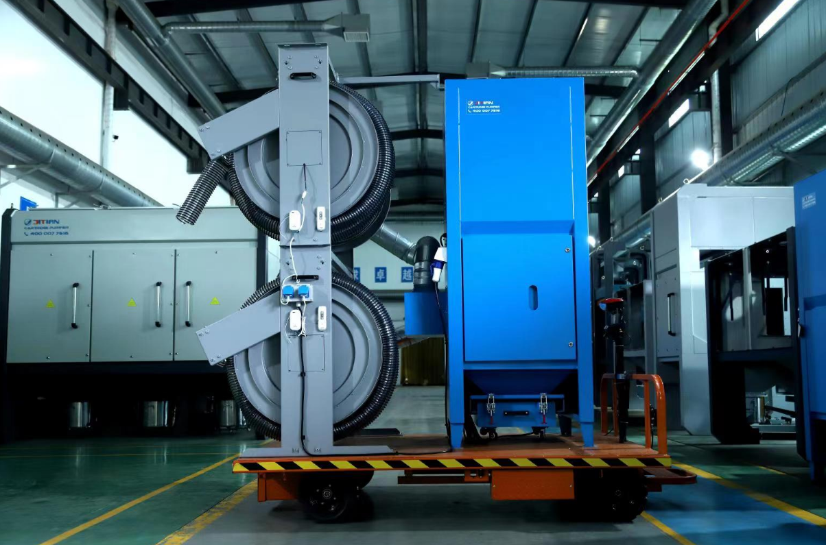 喜報！熱烈祝賀我司多功能除塵車(chē)順利下線(xiàn)！